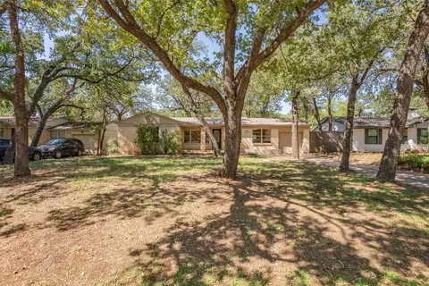 1414 S Oak St, Arlington, TX 76010