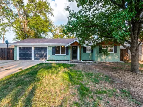 1103 Paula Ln, Euless, TX 76040