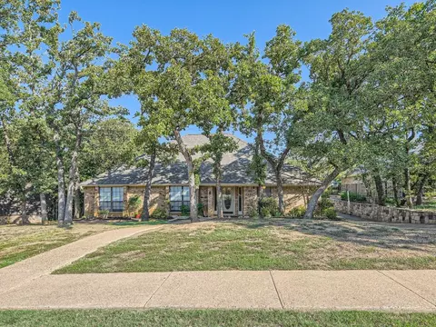 1521 Donna Ln, Bedford, TX 76022