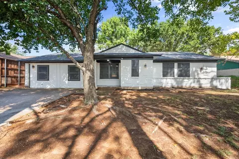 607 E Mitchell St, Arlington, TX 76010