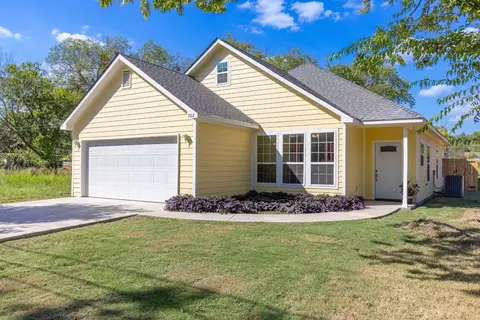 702 N Neal St, Commerce, TX 75428