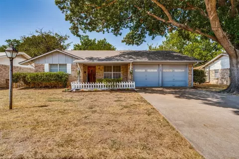 2126 Lemart St, Grand Prairie, TX 75051