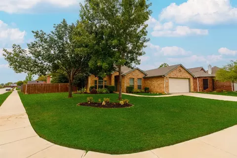 4312 Windy Meadow Dr, Corinth, TX 76208