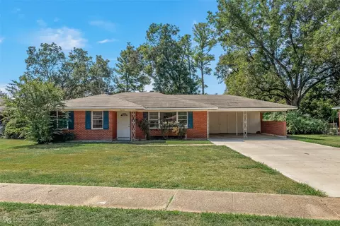 2606 Plantation Dr, Bossier City, LA 71111