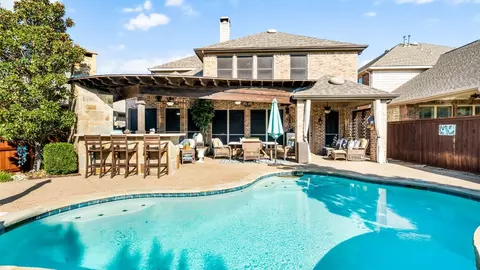 8305 Primrose Trl, Lantana, TX 76226