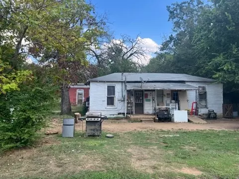 701 Hearon St, Paris, TX 75460