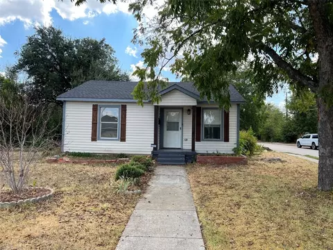 4300 Joy Lee St, Haltom City, TX 76117