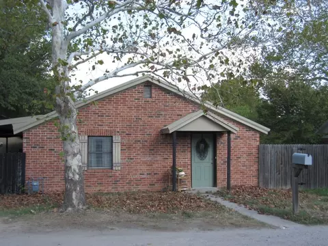 901 S Lane St, Decatur, TX 76234