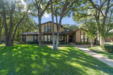 4614 Willow Bend Dr, Arlington, TX 76017