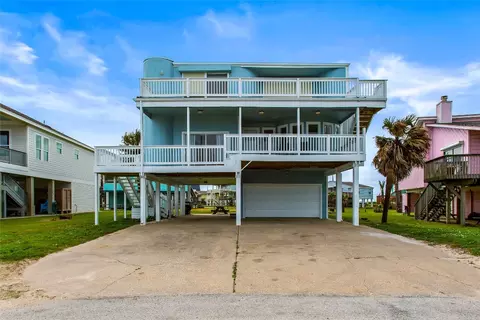 12628 W Ventura Dr, Galveston, TX 77554