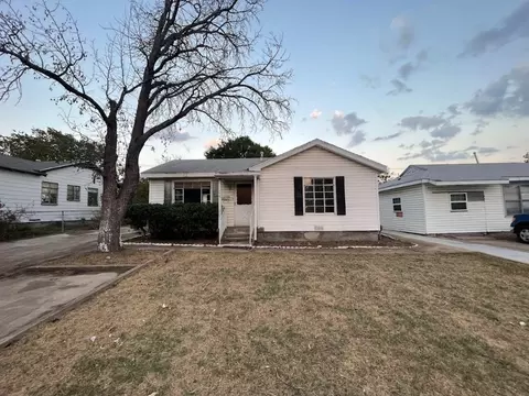 734 3rd St, Grand Prairie, TX 75051