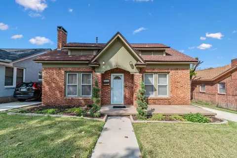 2825 W 12th St, Dallas, TX 75211