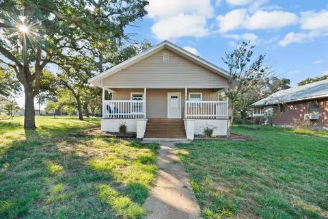 704 E 20th St, Cisco, TX 76437