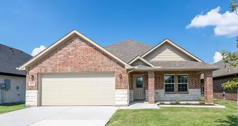 804 Tippit Ln, Greenville, TX 75402