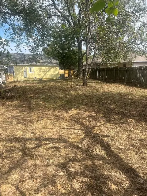 112 E Texas St, Denison, TX 75021 photo 8