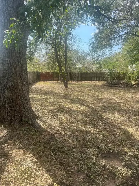 112 E Texas St, Denison, TX 75021 photo 4