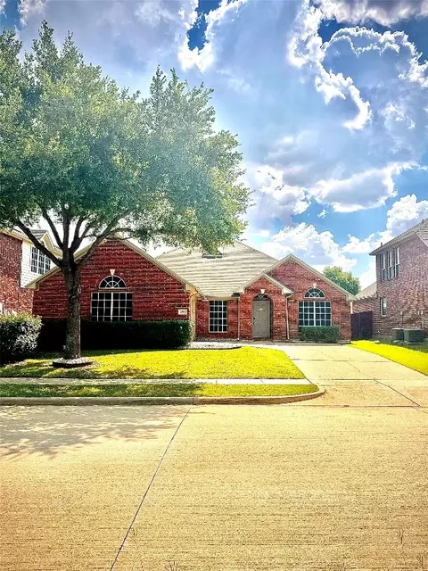 5907 Lorenzo Dr, Grand Prairie, TX 75052