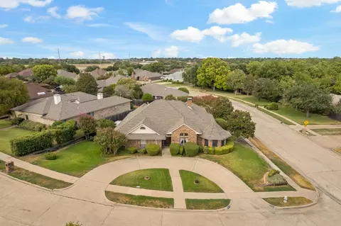 2822 Harpers Ferry Ln, Garland, TX 75043