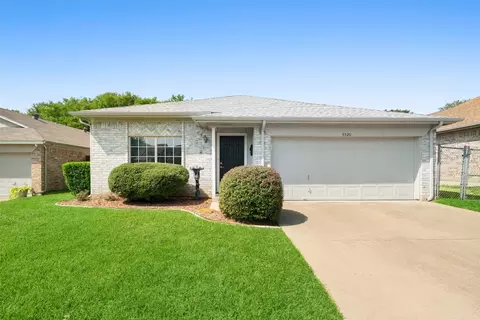 5520 Creekridge Dr, Arlington, TX 76018