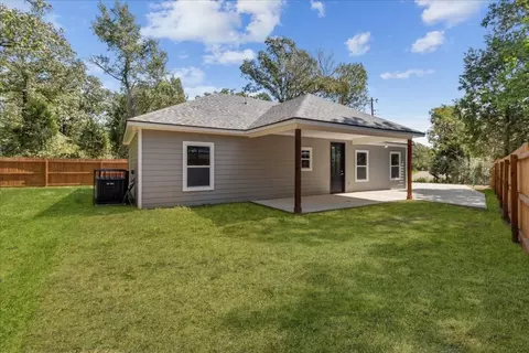 15011 Goliad Dr, Log Cabin, TX 75148