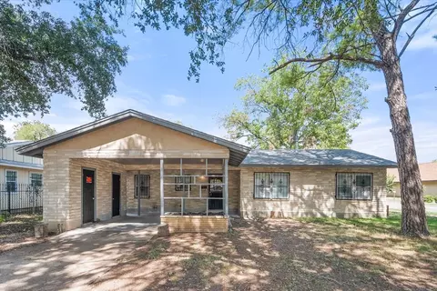 4241 Baylor St, Fort Worth, TX 76119