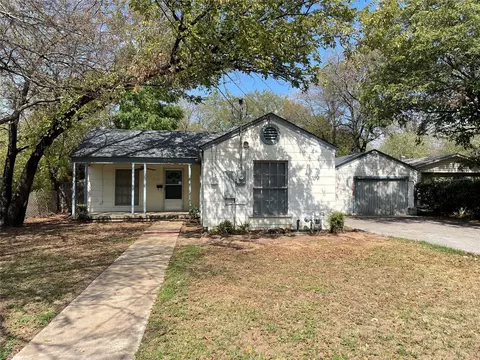 2533 Oakwood Ter, Haltom City, TX 76117