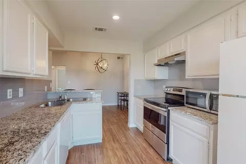 8600 Coppertowne Ln #503, Dallas, TX 75243