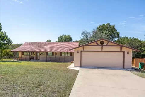 204 E Bluebonnet Dr, Cresson, TX 76035