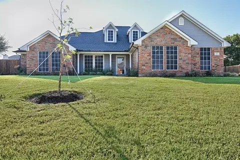 402 Augusta Cir, Crandall, TX 75114