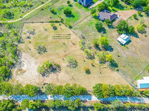 3806 Navarro Dr, Corsicana, TX 75110