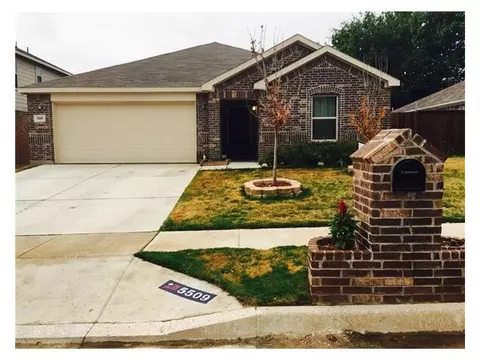 5509 Northfield Dr, Fort Worth, TX 76179