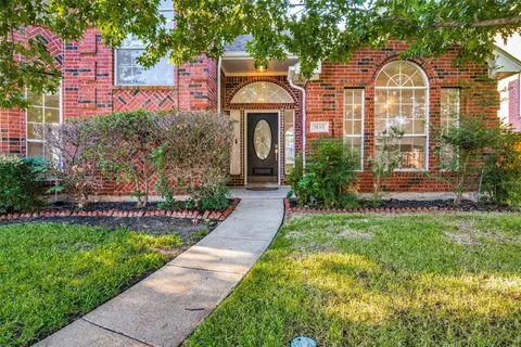 1650 Glenmore Dr, Lewisville, TX 75077