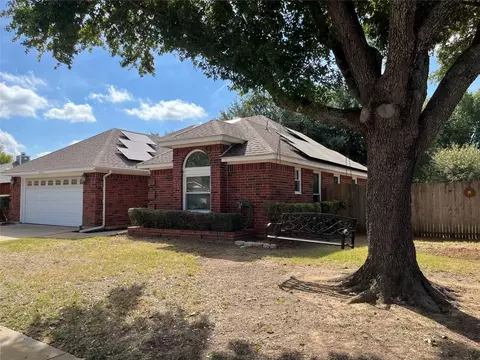 4604 Royal Springs Dr, Arlington, TX 76001