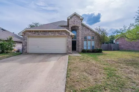 320 W Willow Creek Dr, Glenn Heights, TX 75154