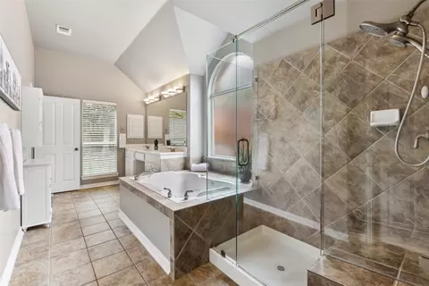 821 Fall Crk, Grapevine, TX 76051 photo 32