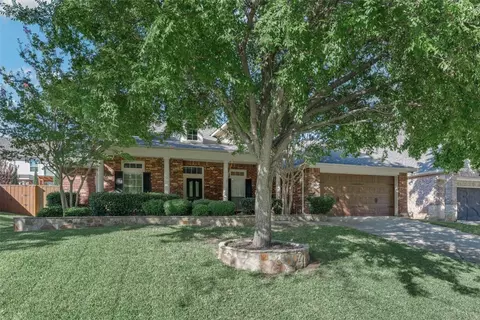 821 Fall Crk, Grapevine, TX 76051 photo 2