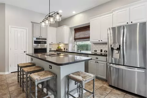 821 Fall Crk, Grapevine, TX 76051 photo 6
