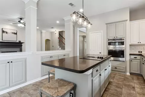 821 Fall Crk, Grapevine, TX 76051 photo 8