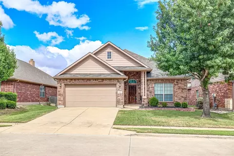 2621 Triangle Leaf Dr, Fort Worth, TX 76244
