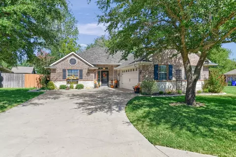 112 Ashlyn Ct, Whitesboro, TX 76273