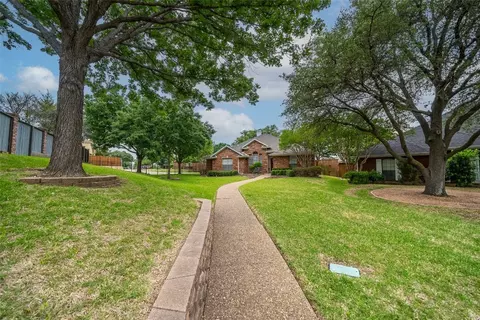 1300 Black Oak Dr, Carrollton, TX 75007