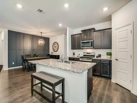 827 Hancock Ct, Fate, TX 75189