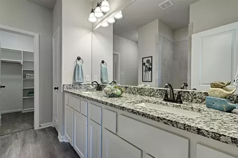 Bath - 105 Panther Loop, Mabank, TX 75147 photo 1 of 4