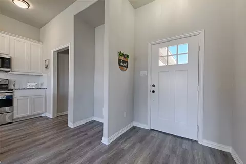 Entry Way - 105 Panther Loop, Mabank, TX 75147 photo 2 of 2