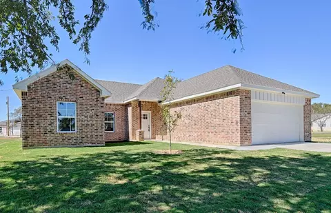 Exterior - 105 Panther Loop, Mabank, TX 75147 photo 3 of 5