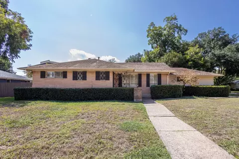 7106 Wake Forrest Dr, Dallas, TX 75214