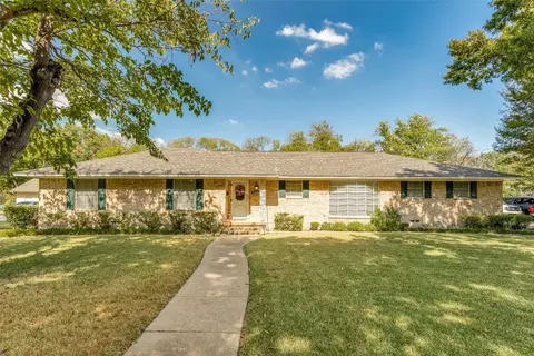2606 S Glenbrook Dr, Garland, TX 75041