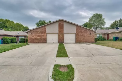 325 Gardenview St #325 AND 329, Denton, TX 76207