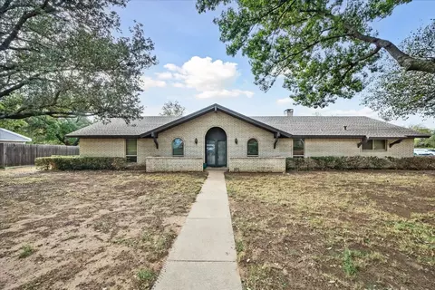 2911 Lakewood Dr, Denton, TX 76207