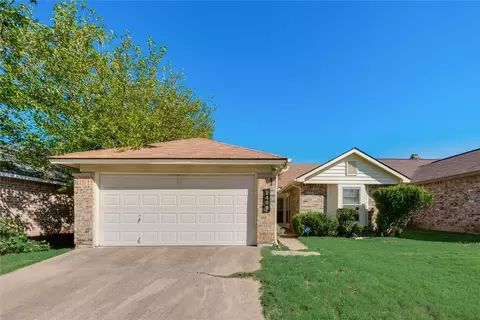 2409 Busch Dr, Arlington, TX 76014